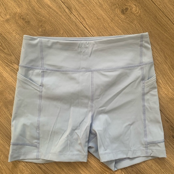 Outdoor Voices 3.5 inch shorts - Picture 2 of 5